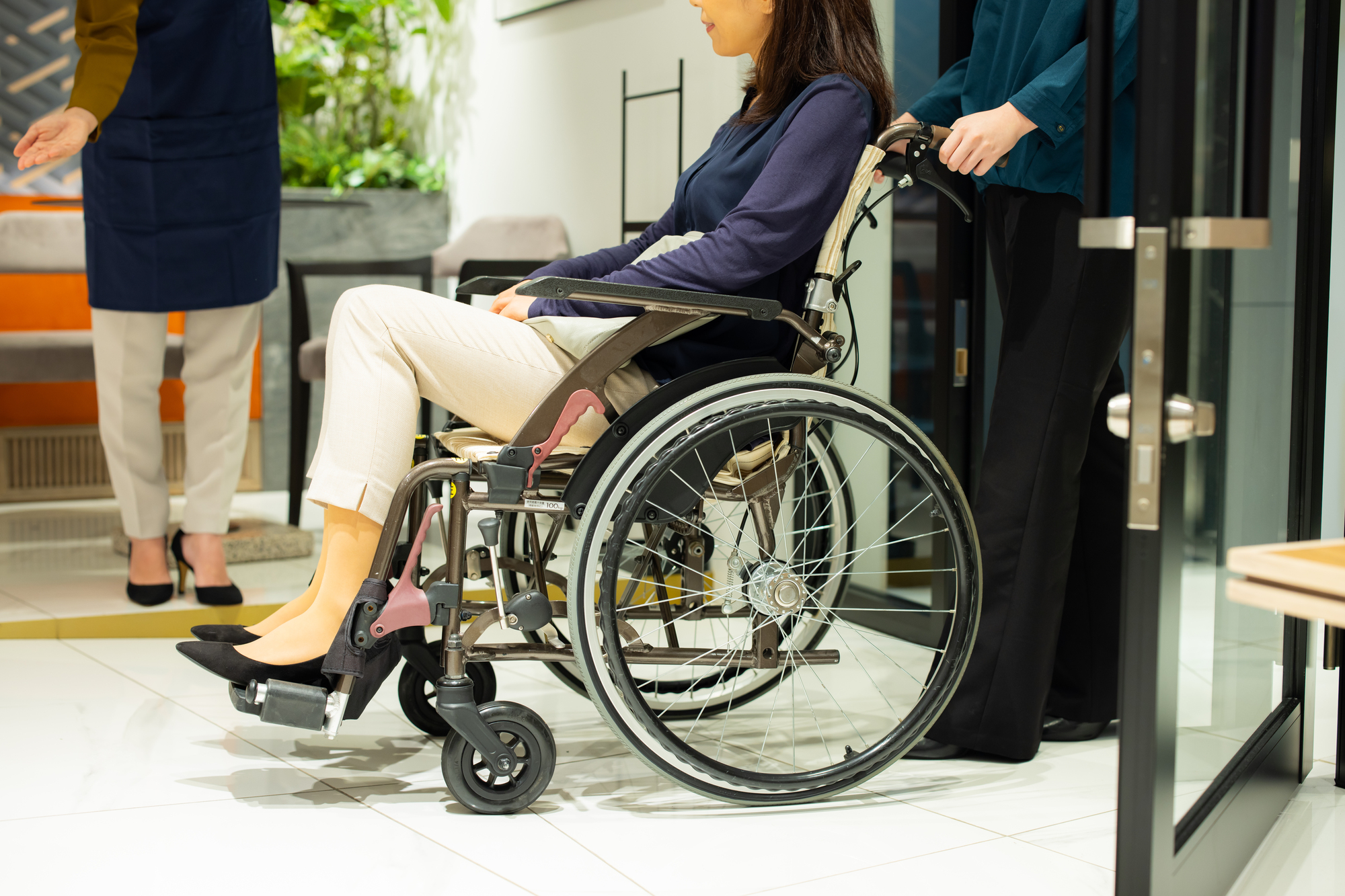 車いすや身体障害でも生命保険に入れる？